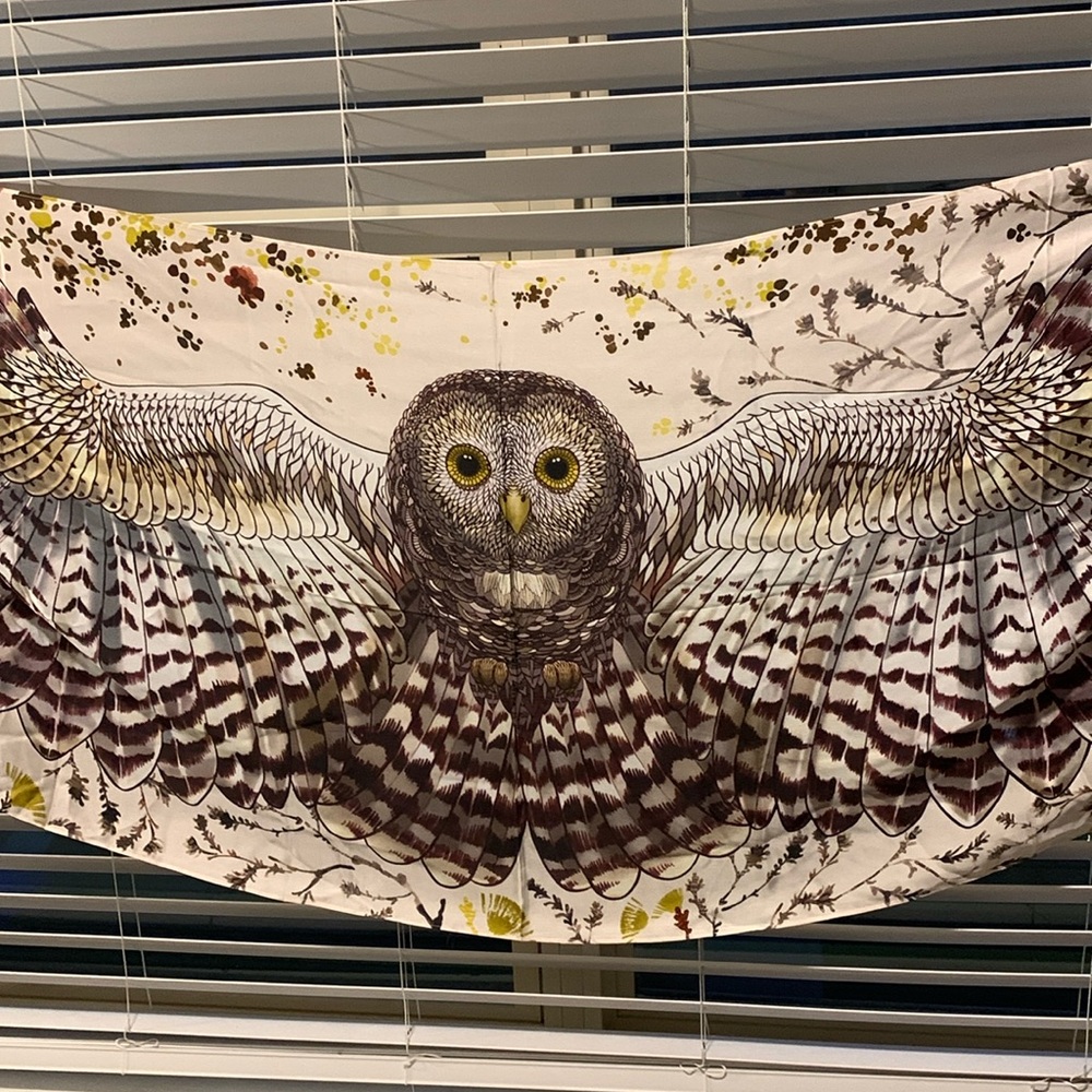 Silk Scarf/Shawl with Beautiful Owl🦉